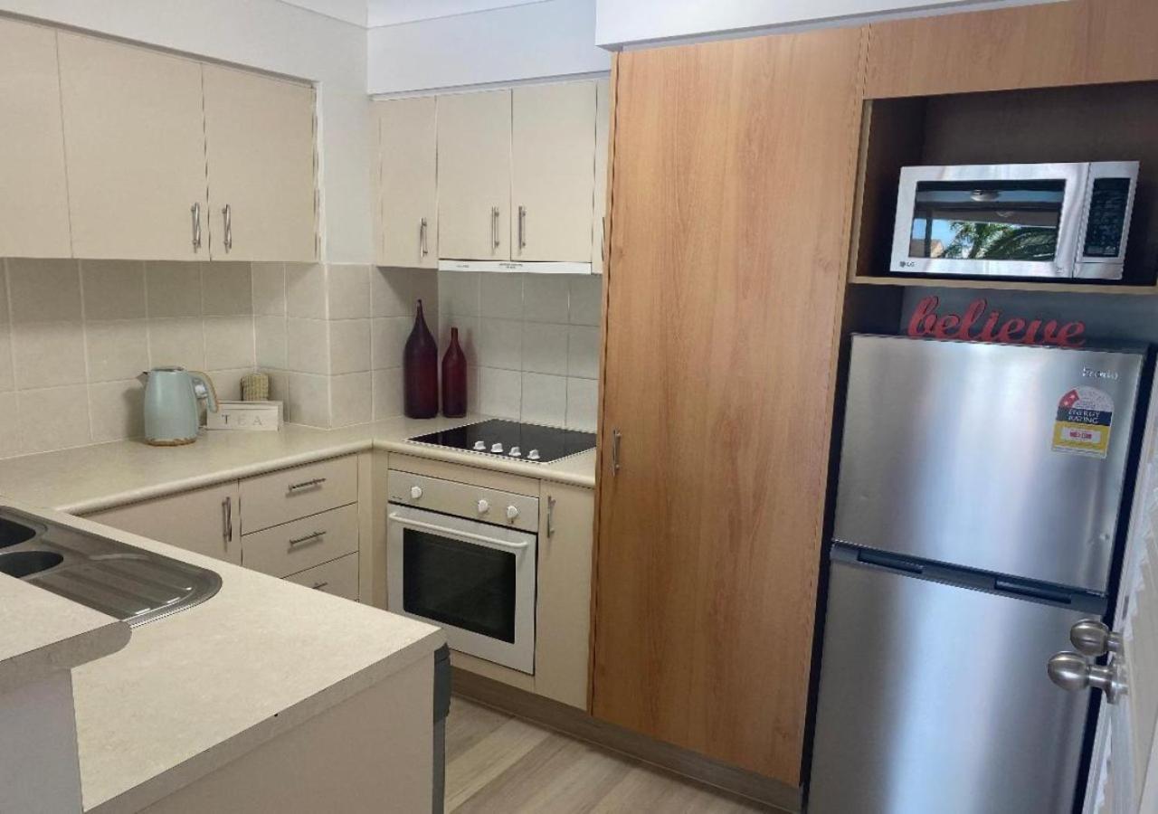 Location Location Location - Broadbeach :) Гоулд Коуст Екстериор снимка